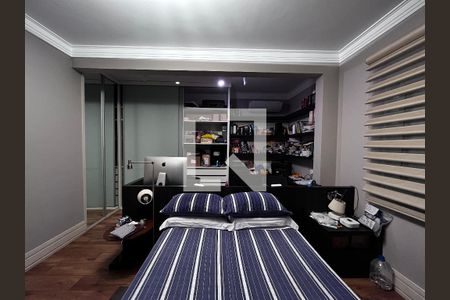 Casa à venda com 700m², 4 quartos e 5 vagas Casa à venda com 700m², 4 quartos e 5 vagasQuarto