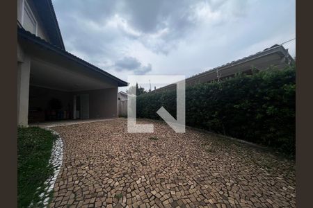 Casa à venda com 700m², 4 quartos e 5 vagas Casa à venda com 700m², 4 quartos e 5 vagasÁrea comum