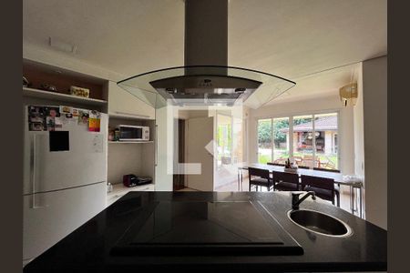 Casa à venda com 700m², 4 quartos e 5 vagas Casa à venda com 700m², 4 quartos e 5 vagasCozinha