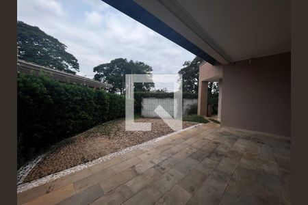 Casa à venda com 700m², 4 quartos e 5 vagas Casa à venda com 700m², 4 quartos e 5 vagasÁrea comum