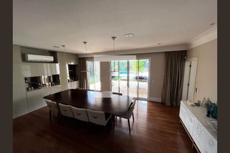 Casa à venda com 700m², 4 quartos e 5 vagas Casa à venda com 700m², 4 quartos e 5 vagasSala de Jantar