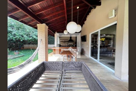 Casa à venda com 700m², 4 quartos e 5 vagas Casa à venda com 700m², 4 quartos e 5 vagasÁrea comum