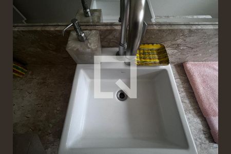 Casa à venda com 700m², 4 quartos e 5 vagas Casa à venda com 700m², 4 quartos e 5 vagasLavabo