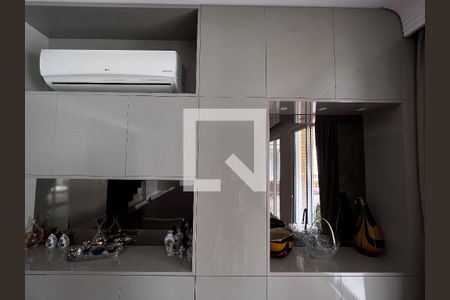 Casa à venda com 700m², 4 quartos e 5 vagas Casa à venda com 700m², 4 quartos e 5 vagasCozinha