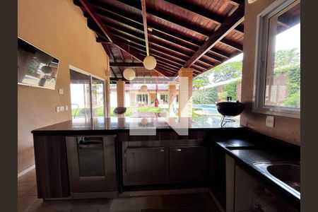 Casa à venda com 700m², 4 quartos e 5 vagas Casa à venda com 700m², 4 quartos e 5 vagasÁrea comum