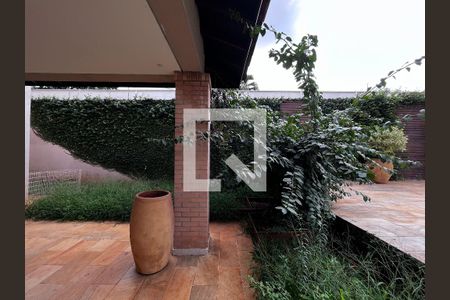 Casa à venda com 700m², 4 quartos e 5 vagas Casa à venda com 700m², 4 quartos e 5 vagasÁrea comum