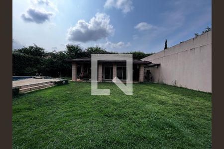 Casa à venda com 700m², 4 quartos e 5 vagas Casa à venda com 700m², 4 quartos e 5 vagasÁrea comum