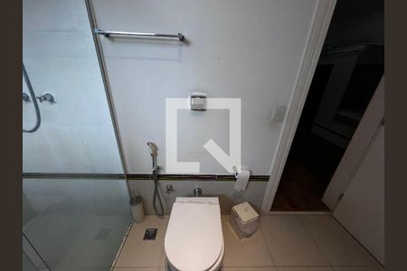 Casa à venda com 700m², 4 quartos e 5 vagas Casa à venda com 700m², 4 quartos e 5 vagasBanheiro