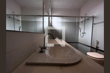 Casa à venda com 700m², 4 quartos e 5 vagas Casa à venda com 700m², 4 quartos e 5 vagasBanheiro