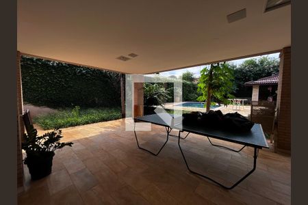 Casa à venda com 700m², 4 quartos e 5 vagas Casa à venda com 700m², 4 quartos e 5 vagasÁrea comum