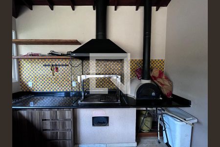 Casa à venda com 700m², 4 quartos e 5 vagas Casa à venda com 700m², 4 quartos e 5 vagasÁrea comum