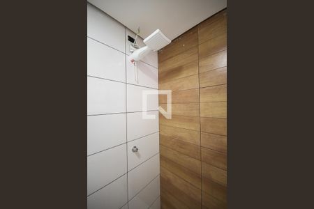 Chuveiro do Banheiro de casa para alugar com 1 quarto, 45m² em Jardim Kuabara, Taboão da Serra