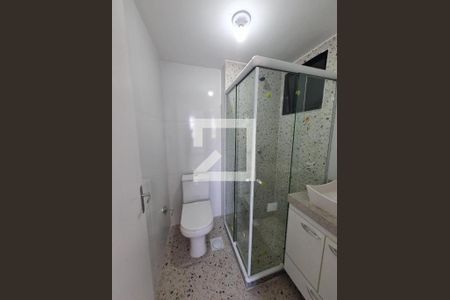 Banheiro de apartamento para alugar com 2 quartos, 42m² em Madureira, Rio de Janeiro