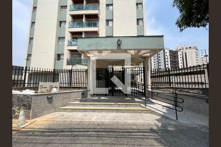 Apartamento para alugar com 70m², 3 quartos e 2 vagas Apartamento para alugar com 70m², 3 quartos e 2 vagasFachada