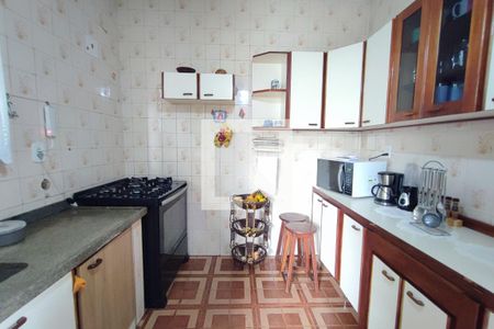 Casa à venda com 252m², 4 quartos e 1 vagaCozinha