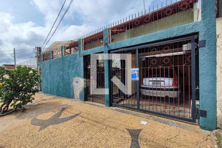 Casa à venda com 252m², 4 quartos e 1 vagaFachada