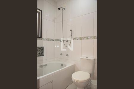 Casa à venda com 280m², 4 quartos e 4 vagasBanheiro da Suíte 3