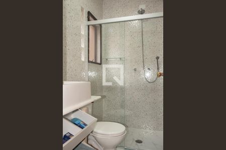 Casa à venda com 280m², 4 quartos e 4 vagasBanheiro da Suíte 2