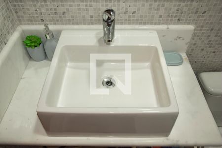 Casa à venda com 280m², 4 quartos e 4 vagasBanheiro da Suíte 2