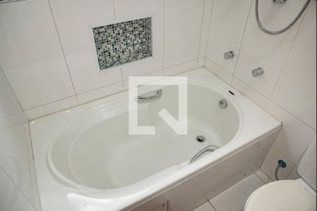 Casa à venda com 280m², 4 quartos e 4 vagasBanheiro da Suíte 3