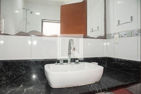 Casa à venda com 280m², 4 quartos e 4 vagasBanheiro da Suíte 3