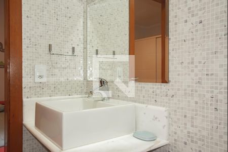 Casa à venda com 280m², 4 quartos e 4 vagasBanheiro da Suíte 2