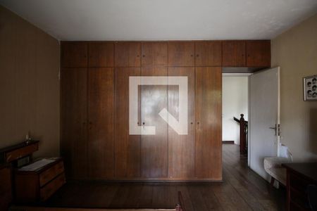 Casa à venda com 250m², 3 quartos e 5 vagas Casa à venda com 250m², 3 quartos e 5 vagasSuite