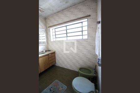 Casa à venda com 250m², 3 quartos e 5 vagas Casa à venda com 250m², 3 quartos e 5 vagasBanheiro da Suíte