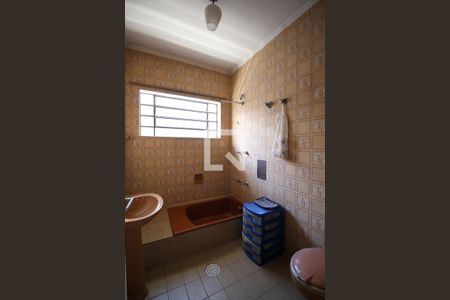 Casa à venda com 250m², 3 quartos e 5 vagas Casa à venda com 250m², 3 quartos e 5 vagasBanheiro