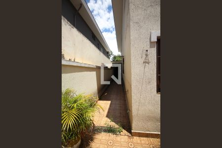 Casa à venda com 250m², 3 quartos e 5 vagas Casa à venda com 250m², 3 quartos e 5 vagasCorredor externo 2