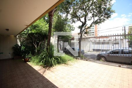 Casa à venda com 250m², 3 quartos e 5 vagas Casa à venda com 250m², 3 quartos e 5 vagasGaragem
