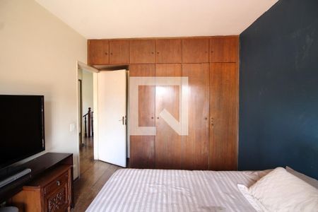 Casa à venda com 250m², 3 quartos e 5 vagas Casa à venda com 250m², 3 quartos e 5 vagasQuarto 2