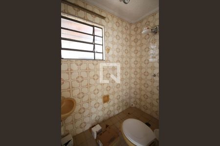 Casa à venda com 250m², 3 quartos e 5 vagas Casa à venda com 250m², 3 quartos e 5 vagasBanheiro da Area de Serviço