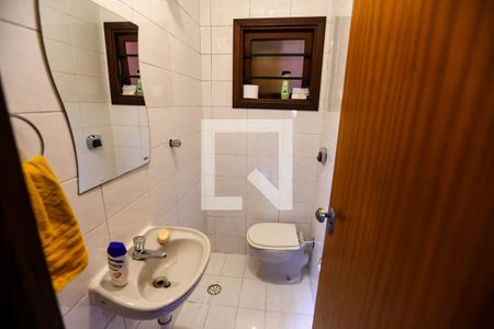 Casa à venda com 195m², 3 quartos e 3 vagas Casa à venda com 195m², 3 quartos e 3 vagasBanheiro Social