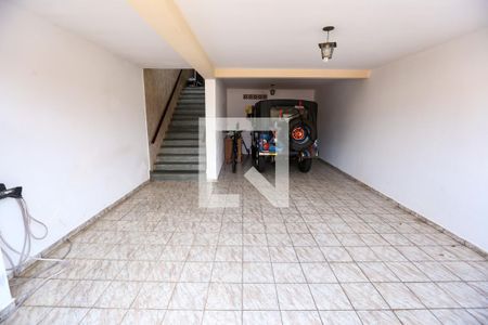 Casa à venda com 195m², 3 quartos e 3 vagas Casa à venda com 195m², 3 quartos e 3 vagasGaragem