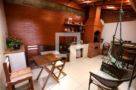 Casa à venda com 195m², 3 quartos e 3 vagas Casa à venda com 195m², 3 quartos e 3 vagasChurrasqueira