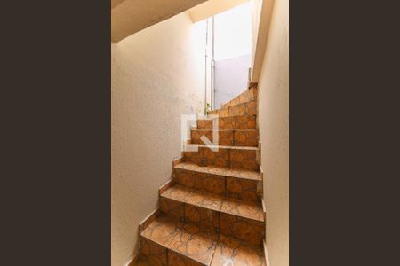 Escada de casa para alugar com 1 quarto, 32m² em Jardim Monte Kemel, São Paulo