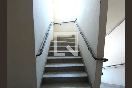 Apartamento para alugar com 69m², 1 quarto e 1 vagaEscadas do prédio