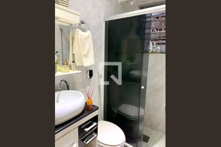 Apartamento à venda com 77m², 2 quartos e 1 vaga Apartamento à venda com 77m², 2 quartos e 1 vagaBanheiro