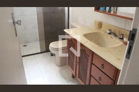 Casa à venda com 280m², 2 quartos e 3 vagasBanheiro