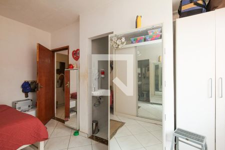 Casa à venda com 230m², 4 quartos e 1 vagaSuíte 1