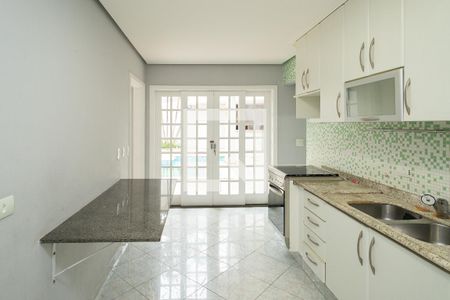 Casa para alugar com 560m², 4 quartos e 8 vagasCozinha