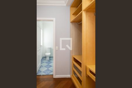 Casa para alugar com 560m², 4 quartos e 8 vagasCloset da Suíte 2