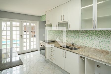 Casa para alugar com 560m², 4 quartos e 8 vagasCozinha