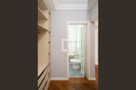 Casa para alugar com 560m², 4 quartos e 8 vagasCloset da Suíte 3