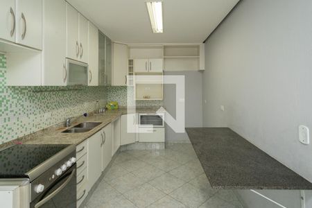 Casa para alugar com 560m², 4 quartos e 8 vagasCozinha