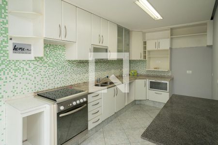 Casa para alugar com 560m², 4 quartos e 8 vagasCozinha