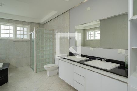 Casa para alugar com 560m², 4 quartos e 8 vagasBanheiro da Suíte 4