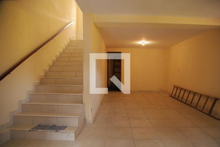 Garagem de casa à venda com 3 quartos, 170m² em Umuarama, Osasco