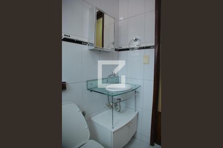 Casa à venda com 170m², 3 quartos e 2 vagasBanheiro 1